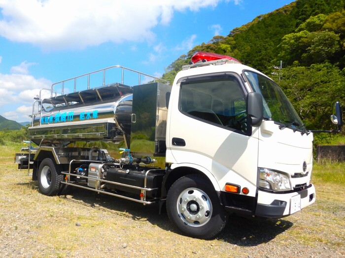 給水車