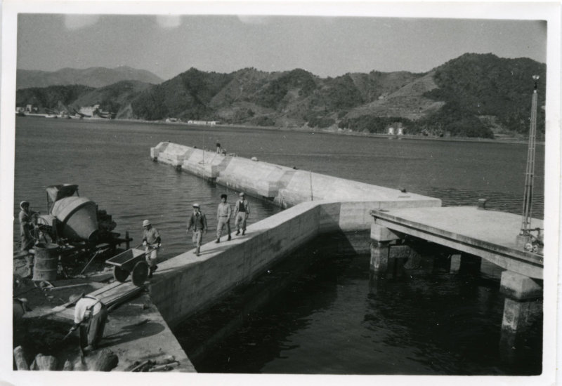 新桟橋岸壁工事昭和36年度分完了の写真