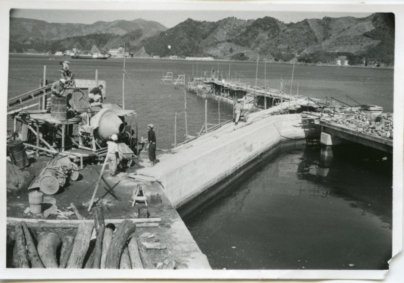 新桟橋岸壁工事の写真