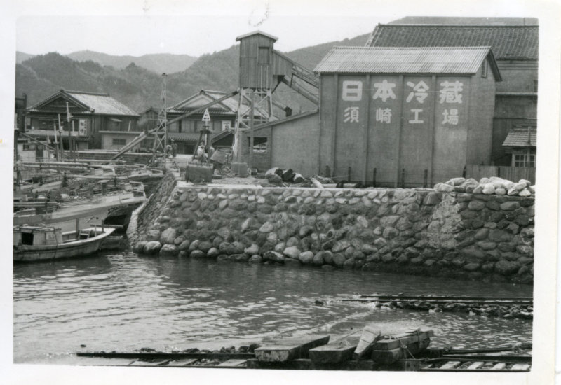旧桟橋護岸復旧工事の写真