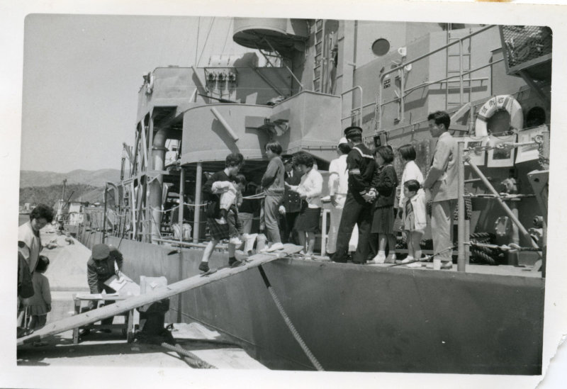 自衛艦くす・さくら入港の写真