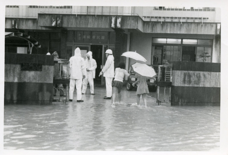 集中豪雨 (市民館前)の写真