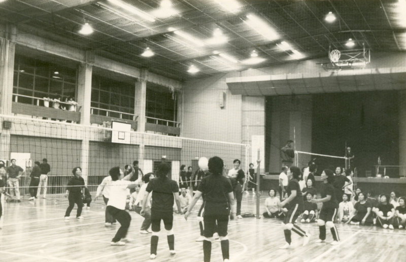 市制施行20周年記念地区対抗バレーボール大会の写真