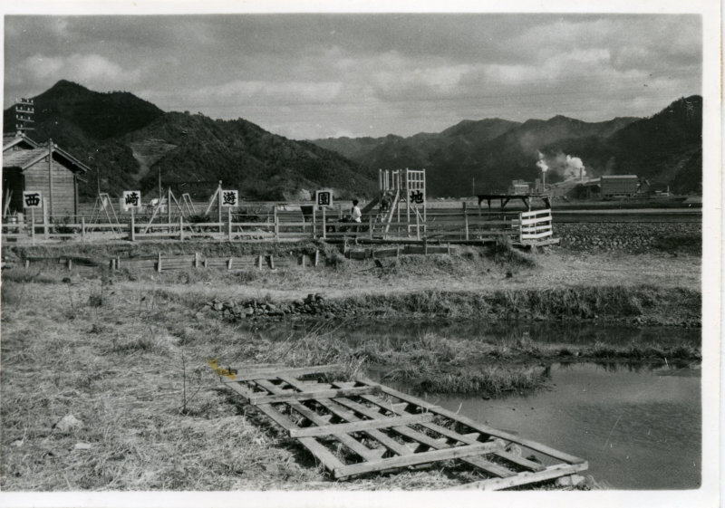 西崎子ども遊園地工事の写真
