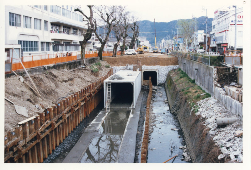 川端シンボルロード工事の写真