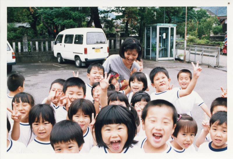 園児のはじける笑顔の写真