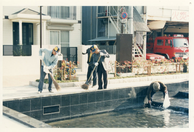 川端シンボルロード一斉清掃の写真