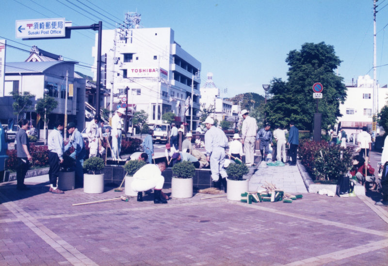川端シンボルロード一斉清掃の写真