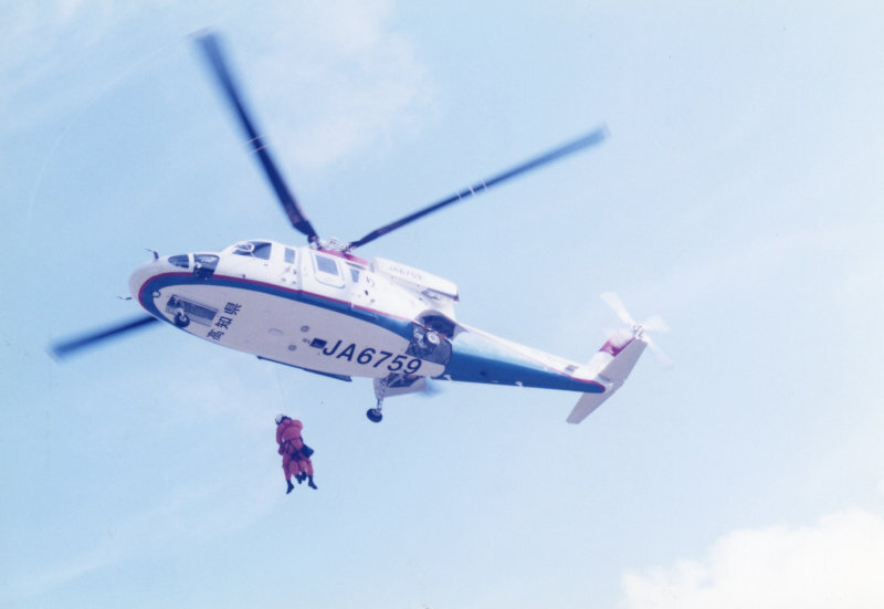 県警ヘリ「りょうま」の写真